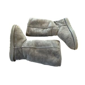 *Women’s Ugg Size 6 Gray Classic Tall Boots w Genuine Suede/Genuine Sheepskin